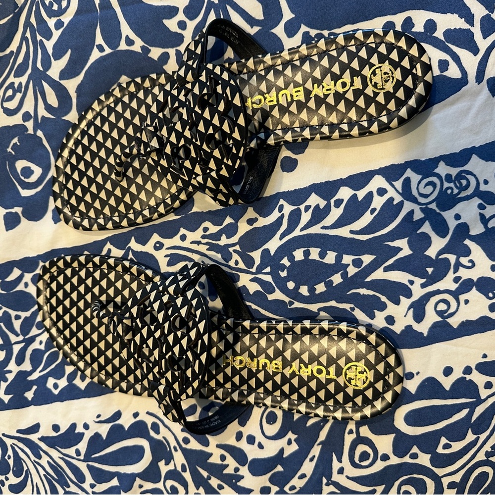 Tory Burch Geometric Black and Cream Sandals Miller triangle all over